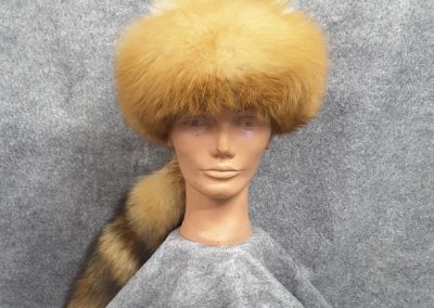 Chapeau de fourrure (Confection de vêtements et accessoires en fourure sur mesure Québec) Taxidermie Asselin Québec