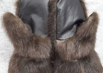 Gants de fourrure sur mesure à Québec -Taxidermie Asselin Québec