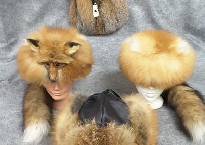 Chapeau renard(Confection de vêtements et accessoires en fourure sur mesure Québec) Taxidermie Asselin Québec